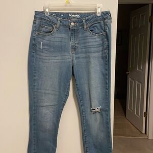 Woman’s distressed Jeans ! Exc condition